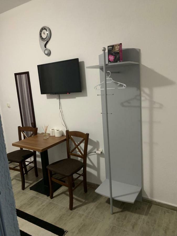 אפרטהוטל נובי פאזאר Emro-S מראה חיצוני תמונה